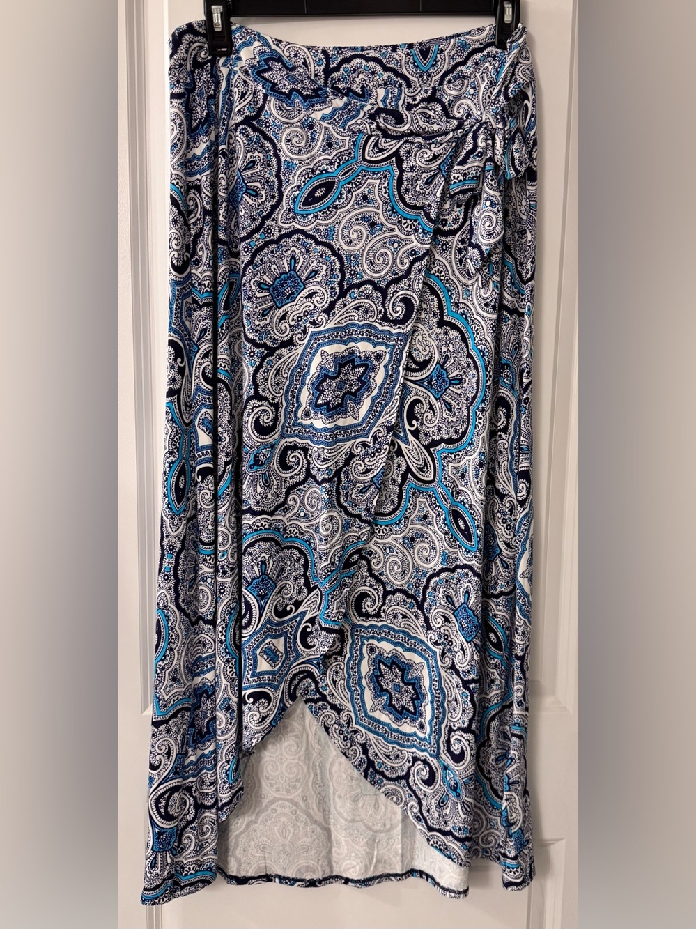 #x560 - Artisan NY White, Navy Blue & Aqua Paisley Faux Wrap Midi Skirt Cover-Up